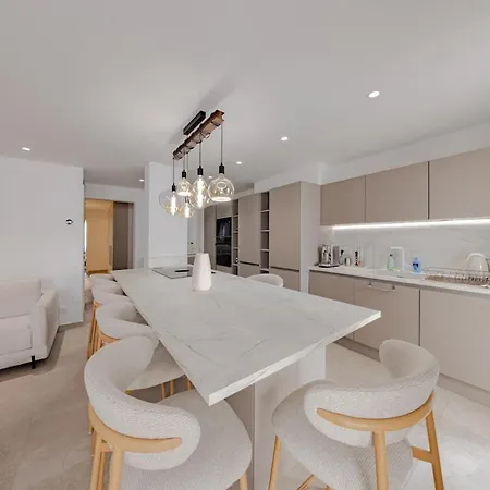 Appartement - Beautiful - 3 Bedrooms - 3 Bathrooms - 5cv *