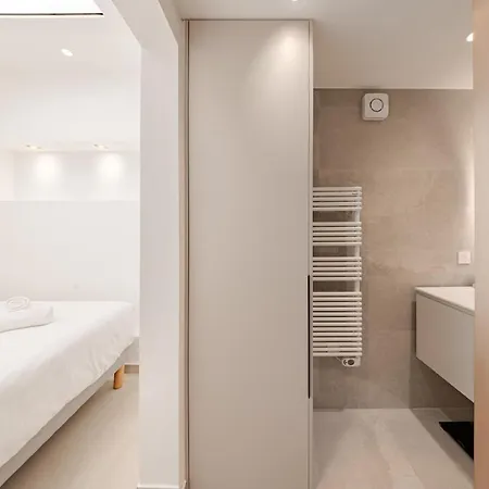- Beautiful - 3 Bedrooms - 3 Bathrooms - 5cv Appartement *