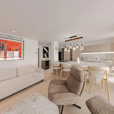 - Beautiful - 3 Bedrooms - 3 Bathrooms - 5cv