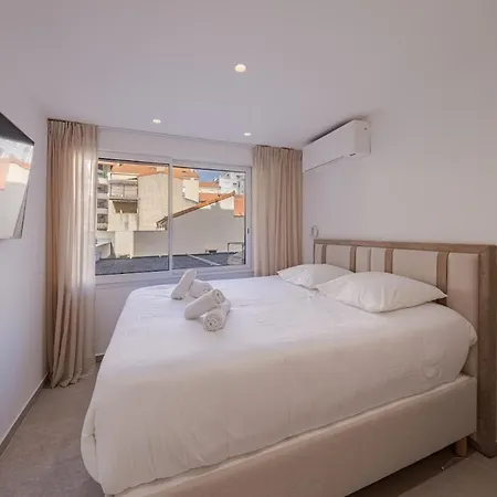 - Beautiful - 3 Bedrooms - 3 Bathrooms - 5cv *