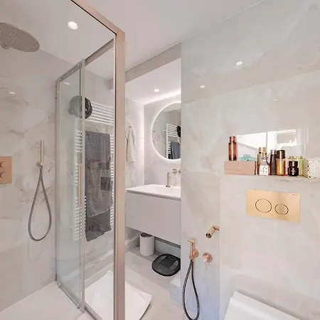 - Beautiful - 3 Bedrooms - 3 Bathrooms - 5cv *